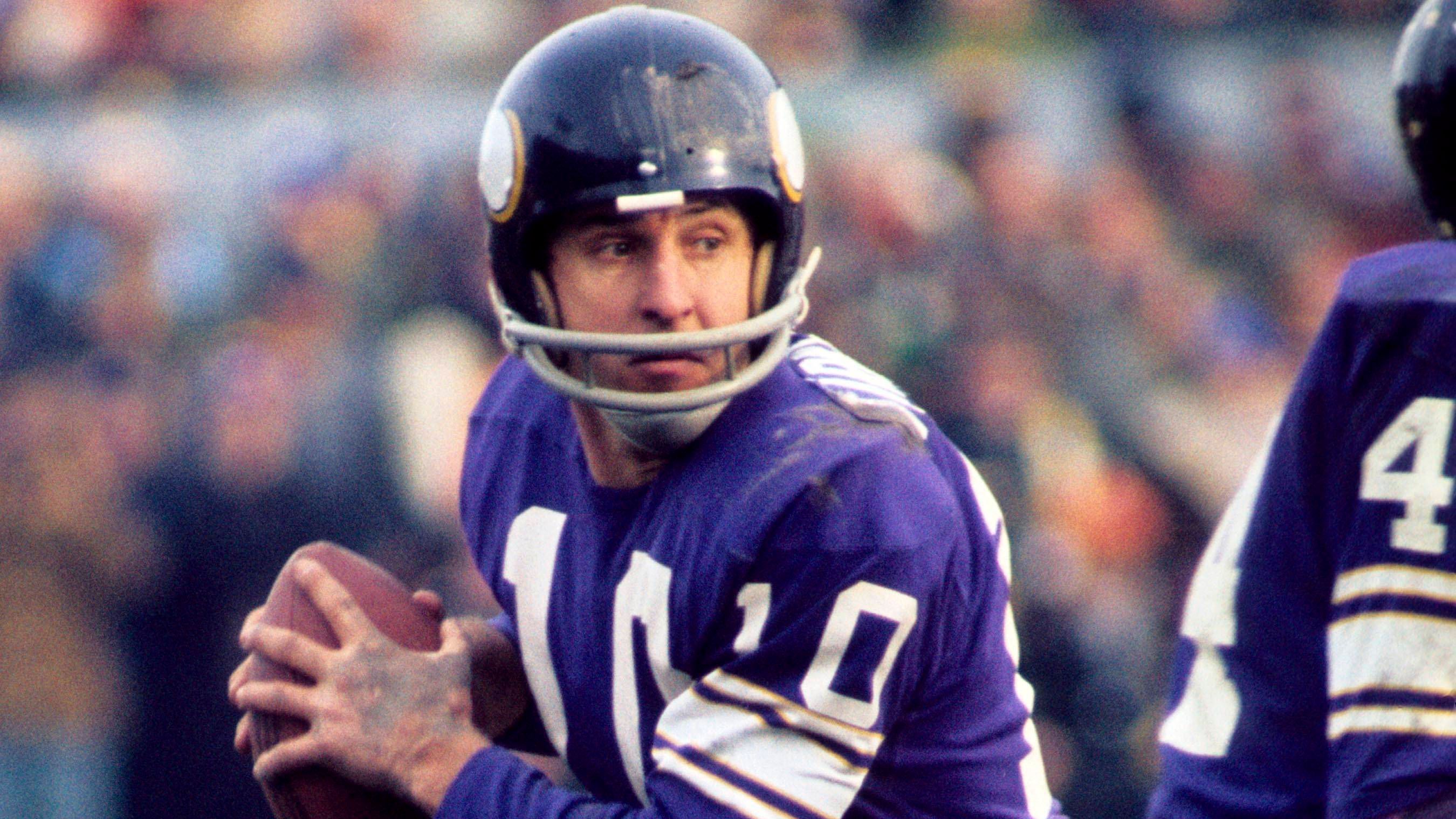 <strong>10: Fran Tarkenton</strong><br>Teams: Baltimore Ravens, New York Giants<br>Position: Quarterback<br>Erfolge: Pro Football Hall of Famer, 1975 NFL MVP<br>Honorable Mentions: Eli Manning, Tyreek Hill