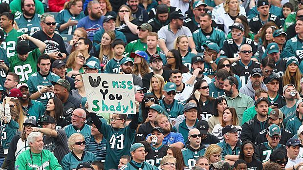 
                <strong>Platz 14: Philadelphia Eagles</strong><br>
                Platz 14: Philadelphia Eagles (Lincoln Financial Field - Kapazität: 70.000) mit 69.596 Fans pro Heimspiel (insgesamt 347.980 Zuscchauer in fünf Spielen).
              