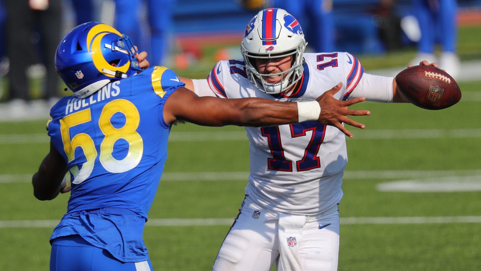 
                <strong>Week 3: Bockstarker Josh Allen - durch die Luft und am Boden</strong><br>
                Josh Allen steht nach Week 3 bei 1.038 Passing Yards, zehn Passing Touchdowns und zwei Rushing Touchdowns - ein Dual-Threat-Quarterback vom Feinsten. Und einer mit Rekord: Allen ist der erste Spielmacher der NFL-Geschichte, der in den ersten drei Spielen die gegnerische Endzone mindestens zehnmal durch die Luft und zweimal am Boden findet.
              