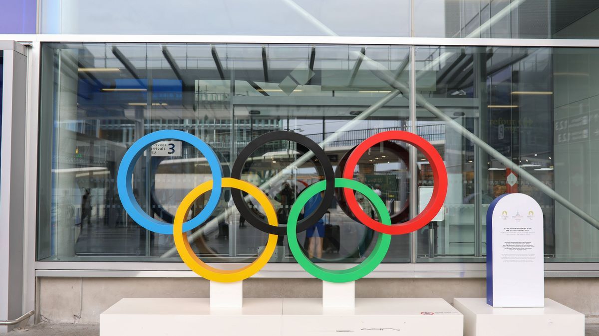 July 11, 2024, Paris, Ile-De-France, France: OLYMPIC RINGS outside the terminal building at Paris Orly airport a week ahead of the Paris 2024 Olympic Games, Olympische Spiele, Olympia, OS in Paris,...