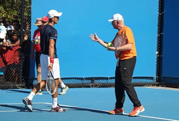 
                <strong>Australian Open: Becker und "Djoker" bei der Arbeit </strong><br>
                Volle Konzentration: Boris Becker (r.) redet beim Training intensiv auf seinen Schützling Novak Djokovic ein.
              