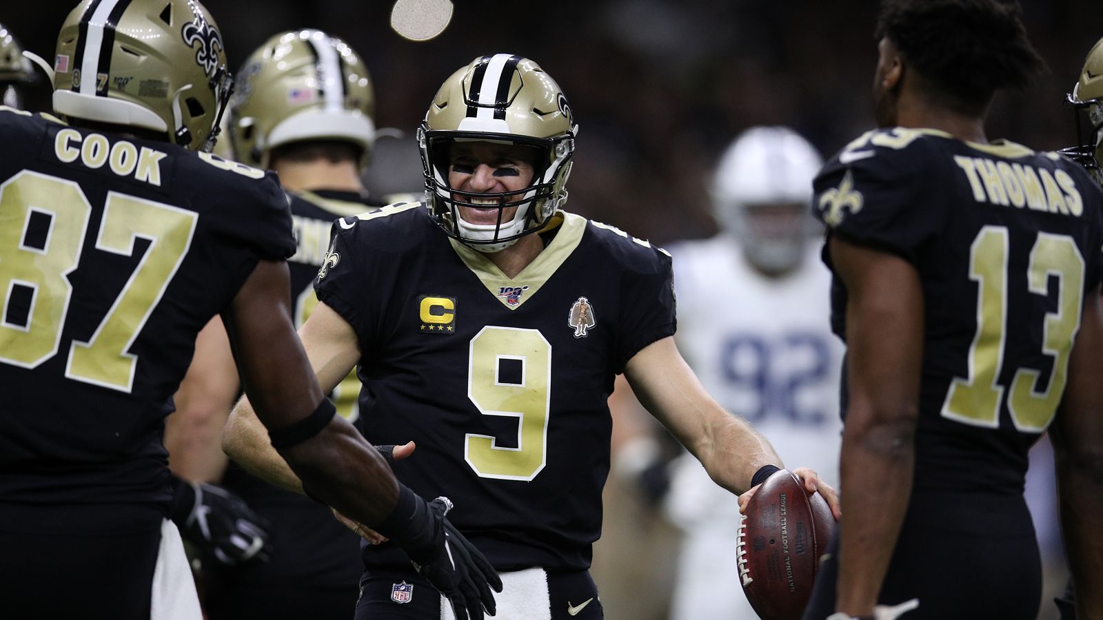 
                <strong>NFC: New Orleans Saints (12-3)</strong><br>
                Die New Orleans Saints haben den Division-Titel der AFC South bereits inne und sichern sich eine Bye Week in der Wild Card Round bei…&#x2022; einem Sieg bei den Panthers sowie einem Unentschieden oder einer Niederlage der Packers bei den Lions<br>&#x2022; einem Sieg bei den Panthers sowie einem Unentschieden oder einer Niederlage der 49ers bei den Seahawks<br>&#x2022; einem Unentschieden bei den Panthers und einer Niederlage der Packers bei den Lions<br>&#x2022; einem Unentschieden bei den Panthers und einer Niederlage der 49ers bei den Seahawks<br>&#x2022; einer Niederlage der 49ers bei den Seahawks sowie einem Unentschieden oder einer Niederlage der Packers bei den Lions<br>Die New Orleans Saints sichern sich den Heimvorteil bis zum Super Bowl bei …&#x2022; einem Sieg bei den Panthers, einem Unentschieden oder einer Niederlage der Packers bei den Lions und einem Unentschieden oder einer Niederlage der 49ers bei den Seahawks<br>&#x2022; einem Unentschieden bei den Panthers, einer Niederlage der Packers bei den Lions und einer Niederlage der 49ers bei den Seahawks<br>
              