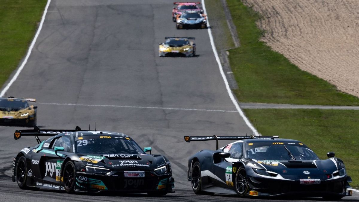 Ricardo Feller und Jack Aitken lieferten sich einen packenden Kampf am Nürburgring