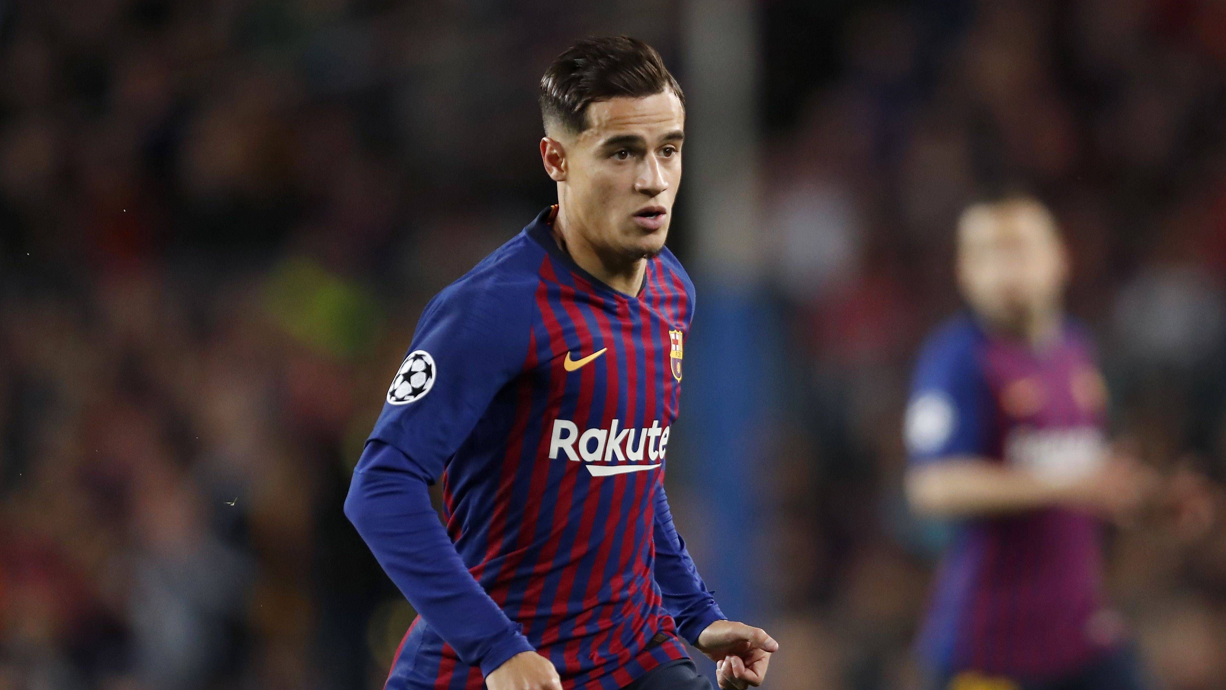 <strong>Platz 1: Philippe Coutinho (vom FC Liverpool zum FC Barcelona)</strong><br> 2018 wechselte Philippe Coutinho für eine Megaablöse von <strong>135 Millionen Euro</strong> vom FC Liverpool zum FC Barcelona und ist damit der teuerste Abgang der Premier-League-Geschichte. Nach fünf Saisons mit mehr Tiefen als Höhen, inklusive einer Leihe zum FC Bayern München, wechselte Coutinho 2022 für 20 Millionen Euro zu Aston Villa. Von dem Premier-League-Klub ist der Brasilianer derzeit in seine Heimat - zu Vasco de Gama - ausgeliehen.