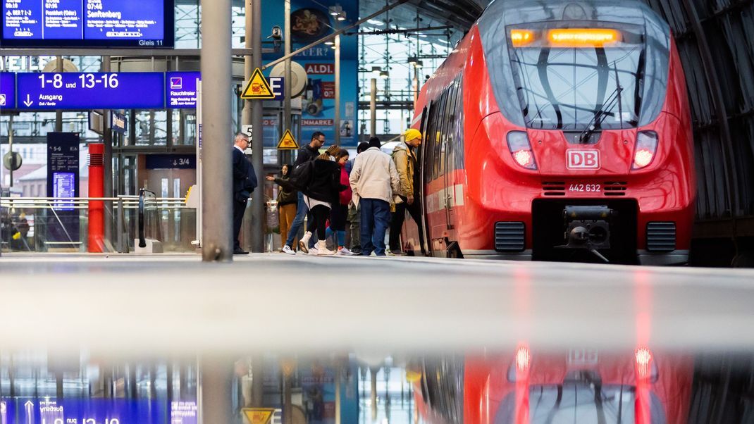 GDL-Chef Weselsky droht mit Bahnstreik in der Weihnachtszeit