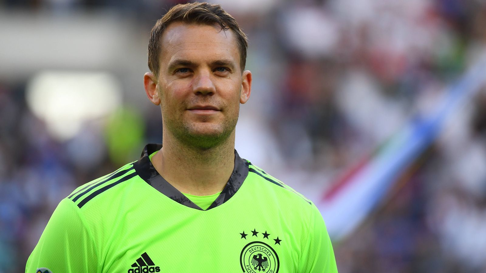 
                <strong>Deutschland: Manuel Neuer - Gruppe E</strong><br>
                &#x2022; Aktueller Verein: FC Bayern München<br>&#x2022; Länderspiele: 113<br>&#x2022; Vorgänger bei der WM 2018: Manuel Neuer<br>
              