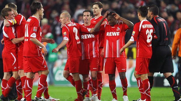 
                <strong>1. FC Köln 2009/2010</strong><br>
                2009/2010 1. FC Köln: "Et hätt noch immer jot jejange", sagt der Rheinländer nur allzu gerne. Und es trifft auch auf den Kölner Fußball zu. Der FC startet 2009 furchtbar in die Saison, hat nach vier Spielen nur einen Punkt. Am Ende wird gefeiert. Köln beendet die Saison mit 38 Punkten auf Platz 13.
              