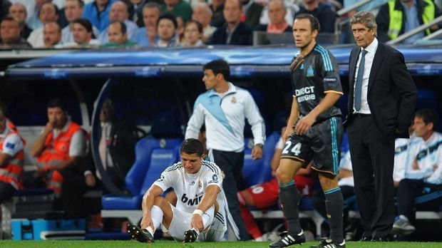 
                <strong>Krankenakte: Cristiano Ronaldo</strong><br>
                Kurz vor dem Saisonendspurt musste er wegen einer Prellung am rechten Knöchel zwei Spiele in der Saison 2010/11 aussetzen.
              