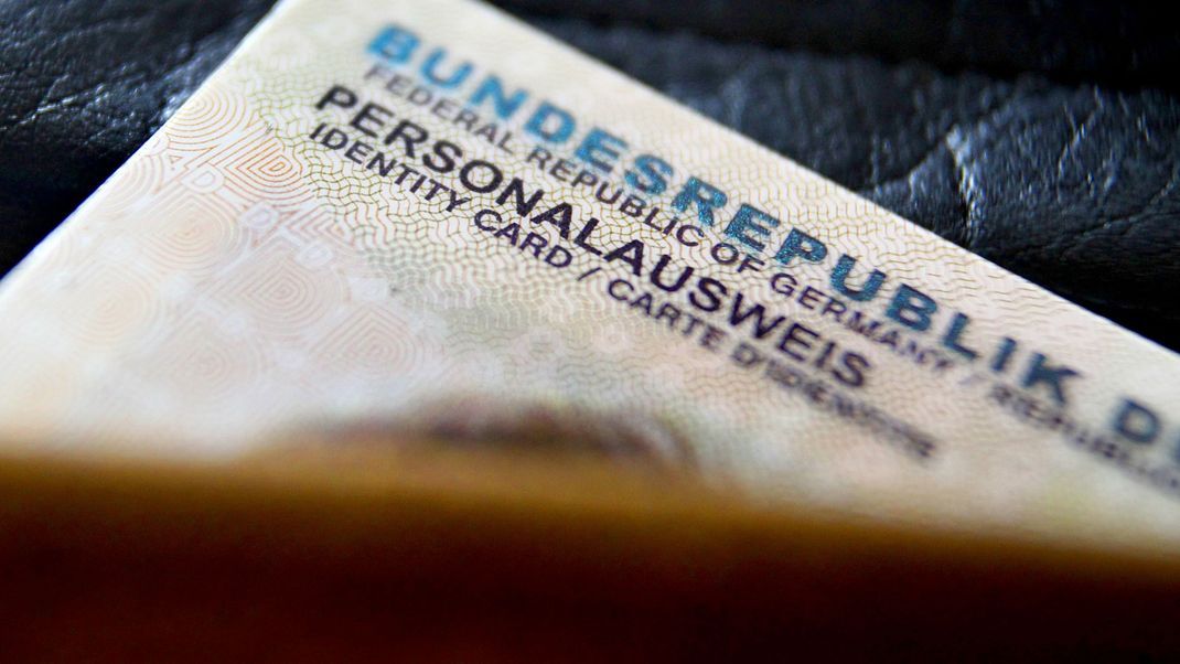 Deutsche Verbraucher können sich freuen: Es stehen Neuerungen bei Ausweisdokumenten an. Alles soll schneller und einfacher werden.