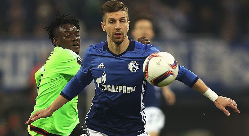 
                <strong>Matija Nastasic</strong><br>
                Gut an Mann, stark im Stellungsspiel, unaufgeregt in der Spieleröffnung: Es gibt wenig, was an Nastasic' Auftritt auszusetzen ist. Ist sich auch nicht zu schade, bei einem Ajax-Konter kurz vor Schluss das taktische Foul zu begehen - trotz Gelbsperre im Halbfinal-Hinspiel. Hat beim 1:3 extremes Pech, als er beim Klärungsversuch Viergever anschießt und der Ball so im Tor landet. ran-Note: 2-
              