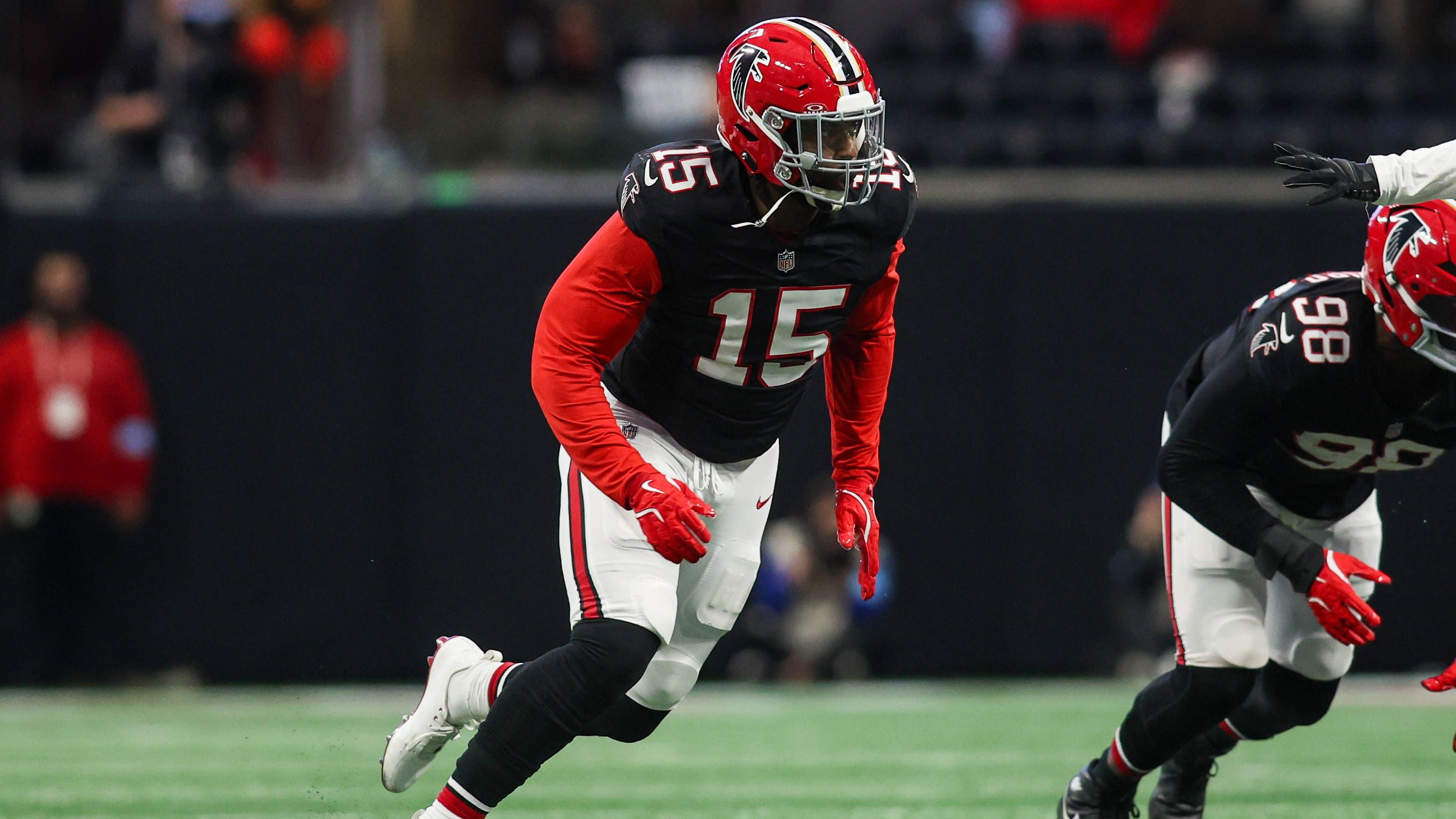 <strong>Matthew Judon (Miami Dolphins)</strong><br>Die Miami Dolphins haben ihren Pass Rush verstärkt und Free Agent Outside Linebacker Matthew Judon verpflichtet. Das berichten mehrere Medien. Laut "ESPN" soll der Vertrag über eine Saison ihm bis zu sechs Millionen Dollar einbringen. Der 33-Jährige hatte in er vergangenen Saison 5,5 Sacks, 2023 konnte er gar nicht spielen. Zuvor war er einer der produktivsten Spieler der New England Patriots.