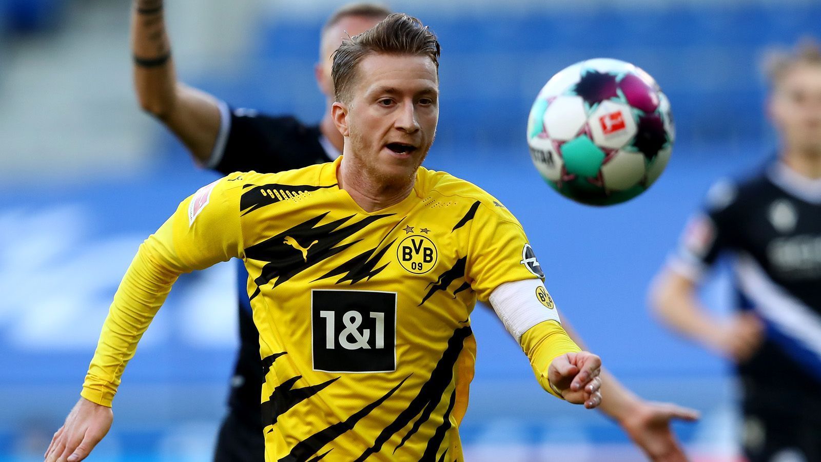 
                <strong>Marco Reus</strong><br>
                BVB-Kapitän Marco Reus bleibt an Bord! Der Routinier verlängerte Ende April seinen Vertrag um ein Jahr bis zum Sommer . Der 33-Jährige spielt seit 2012 für die Borussia. ran zeigt die aktuellen Vertragssituationen der BVB-Stars. (Stand: 21. Januar 2023)
              