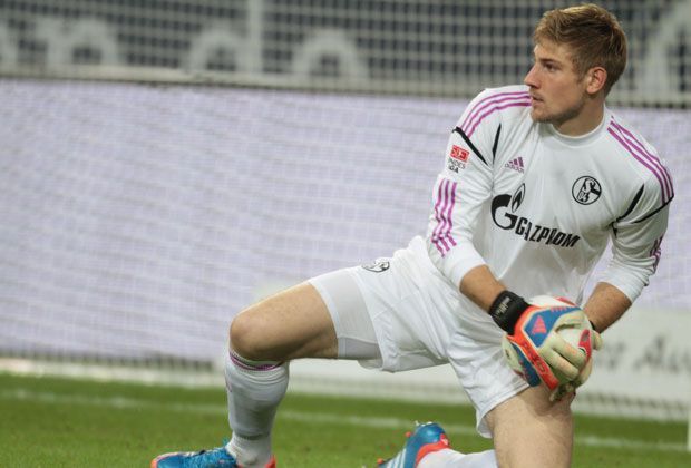 
                <strong>Lars Unnerstall</strong><br>
                Lars Unnerstall spielte von 2008 bis 2009 für Schalke 04. 34 Bundesligaspiele paarten sich mit einer Schultereckgelenkssprengung und einer Knieoperation.
              