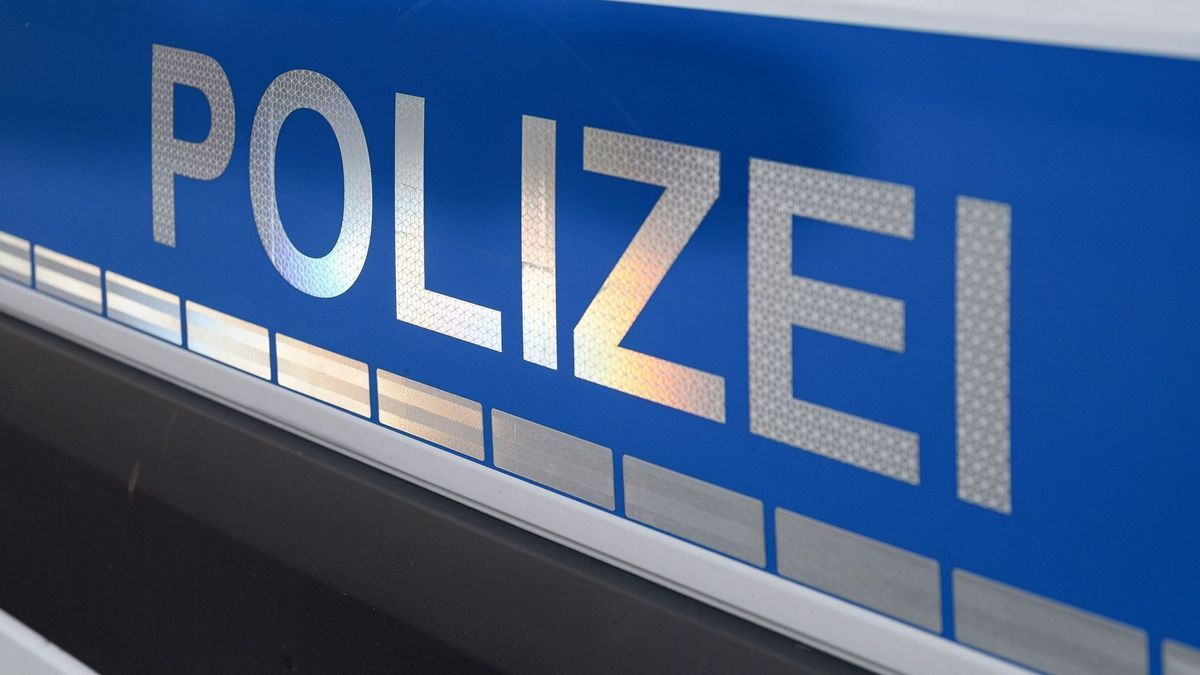 Polizeieinsatz bei Unfall mit Sprengmittel.