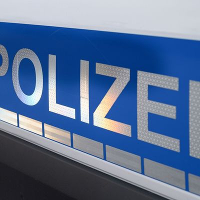 Polizeieinsatz bei Unfall mit Sprengmittel.