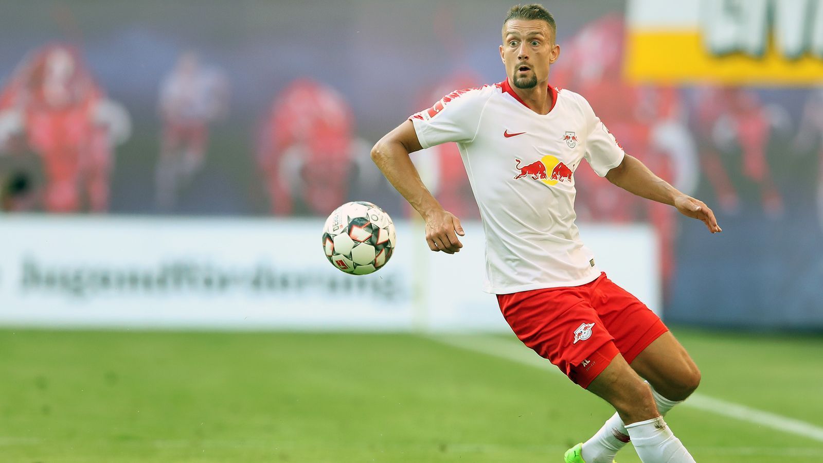 
                <strong>RB Leipzig (Bundesliga/Deutschland)</strong><br>
                Ältester Spieler im Kader: Stefan Ilsanker (30 Jahre)Position: Defensiver Mittelfeldspieler
              