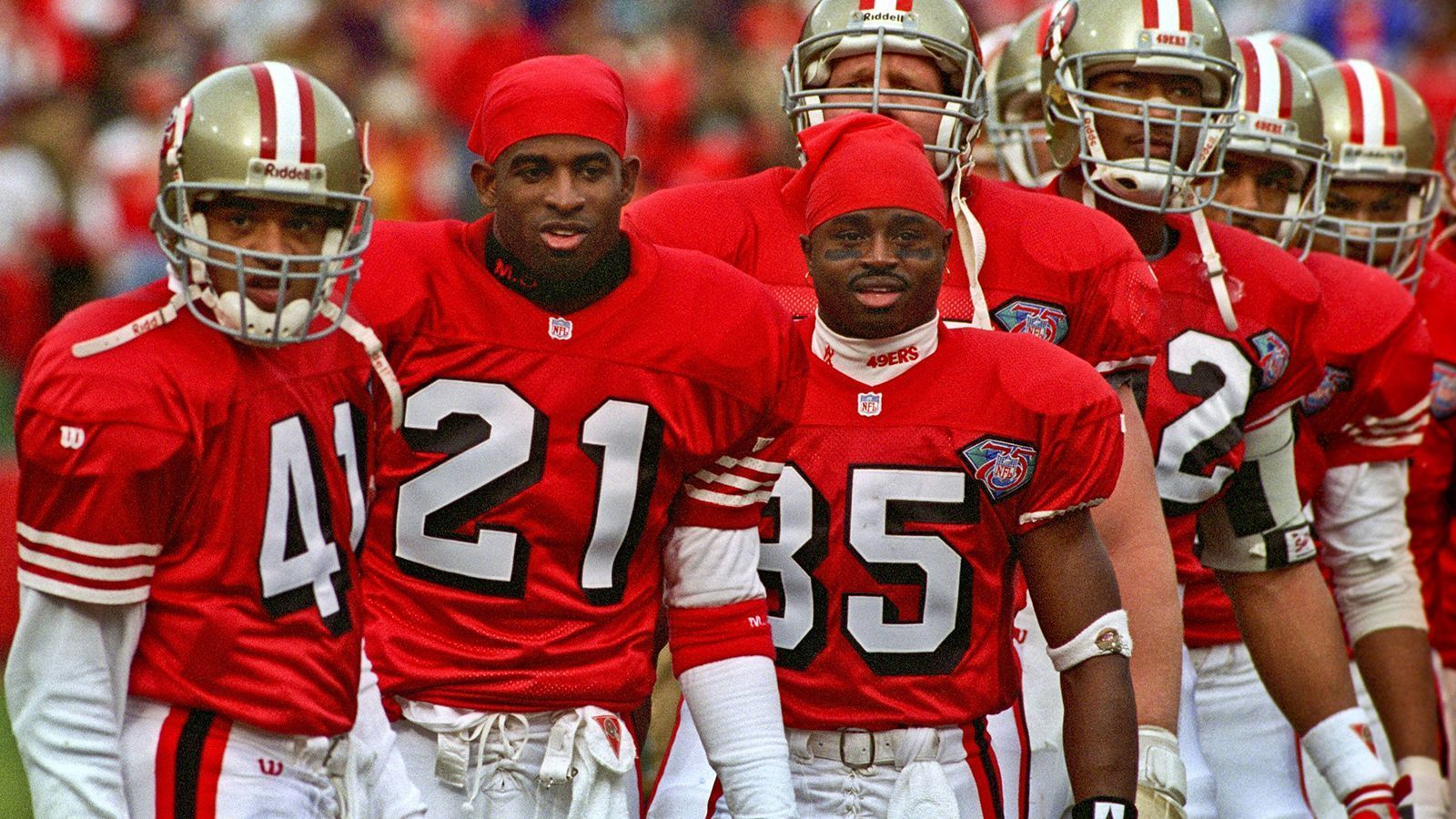 
                <strong>San Francisco 49ers 1994</strong><br>
                Steve Young, Jerry Rice und Deion Sanders prägten in den 1990er Jahren die San Francisco 49ers. 1994 gewannen sie den Super Bowl, indem sie sich gegen die San Diego Chargers durchsetzten. 
              