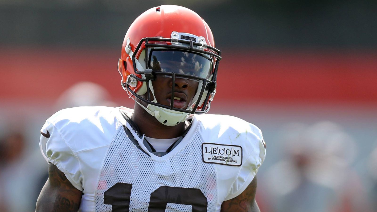 
                <strong>Corey Coleman (Cleveland Browns, 2016 an 15. Stelle)</strong><br>
                Und nochmal. Der 24-Jährige blickt auf zwei magere Jahre in Cleveland zurück. Auch verletzungsbedingt machte der Wide Receiver 19 Spiele und kommt auf zusammen 718 Yards und fünf Touchdowns. Im August ging es per Trade (für einen Siebtrundenpick 2020) zu den Buffalo Bills, wo er den Roster-Cut nicht überstand. Jüngst holten ihn die New England Patriots, wo er nun langsam mal durchstarten könnte.
              