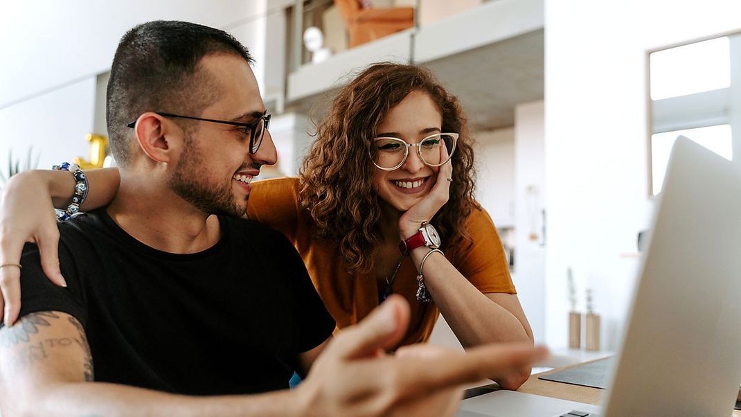 Happy in beiden Welten? Sind Insta-Couples auch im Real Life die besseren Paare?