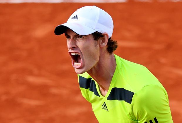 
                <strong>Andy Murray - brüllender Schotte</strong><br>
                Andy Murray feuert sich oft an im Spiel gegen den Sandplatzspezialisten Fernando Verdasco. Es hat geholfen. Der Schotte siegte klar in drei Sätzen mit 6:4, 7:5 und 7:6. 
              