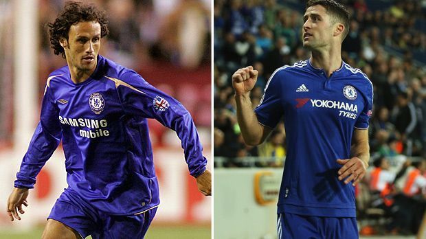 
                <strong>Rechte Innenverteidigung: Ricardo Carvalho vs. Gary Cahill</strong><br>
                Rechte Innenverteidigung: Ricardo Carvalho vs. Gary Cahill. Der Portugiese (l.) galt schon damals als absoluter Lieblingsspieler von Teammanager Mourinho. Allerdings war er auch während seiner erfolgreichsten Zeit immer mal wieder für einen Schnitzer gut. Sein Konkurrent in diesem Duell war zwischenzeitlich nur noch Backup, nach dem Verletzungspech seiner Nebenleute stieg der Engländer aber rasant zum Abwehrchef auf. Damit holt er den ersten Zähler für das aktuelle Team - 2006 vs. 2016: 3:1.
              