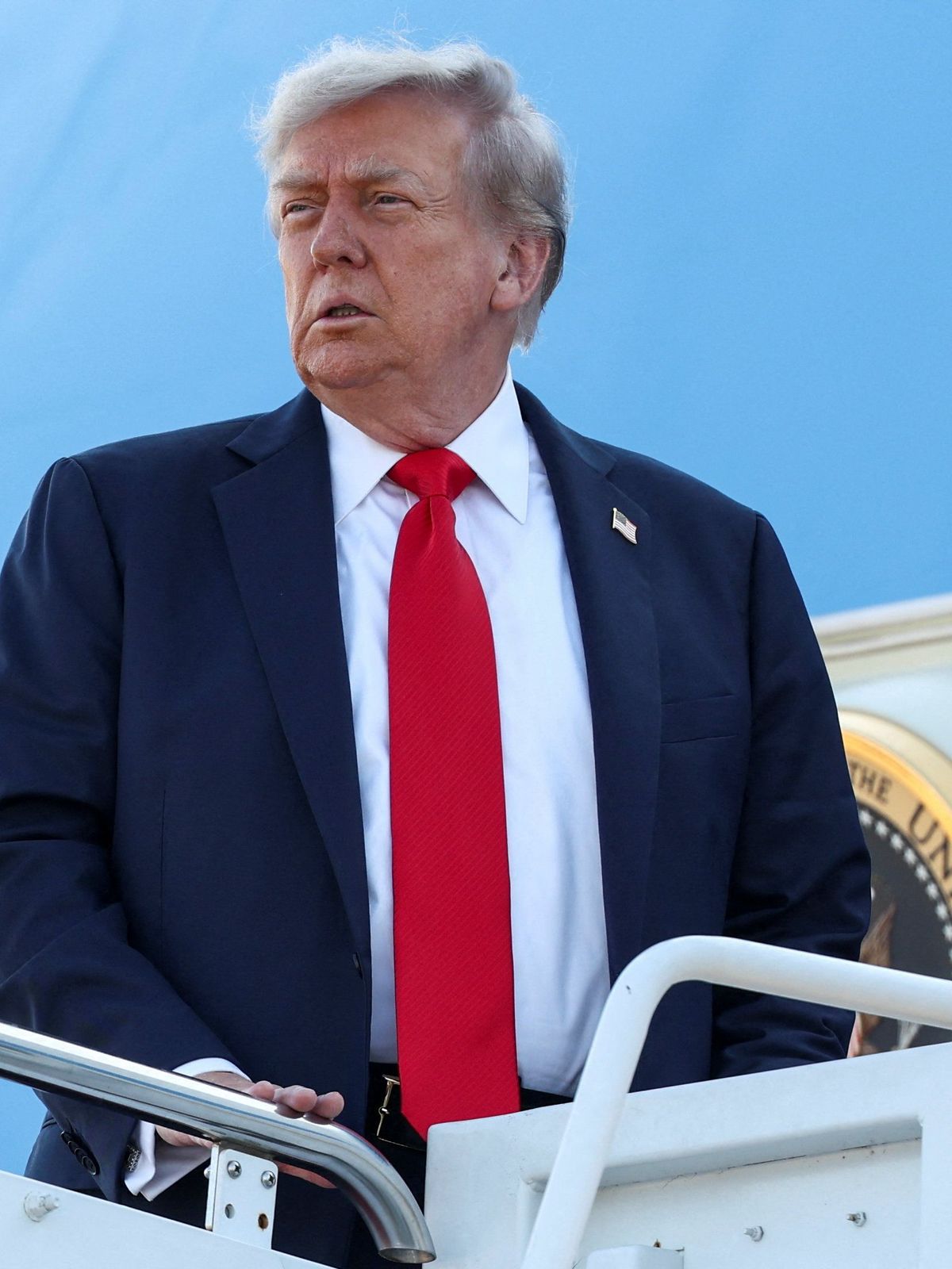 15. August 2025: US-Präsident Donald Trump besteigt die Air Force One, um nach Alaska zu fliegen, wo er sich mit dem russischen Präsidenten Wladimir Putin treffen wird.