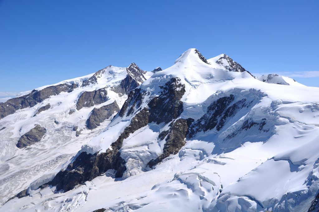 義大利阿爾卑斯山：羅莎山發生巨大山崩