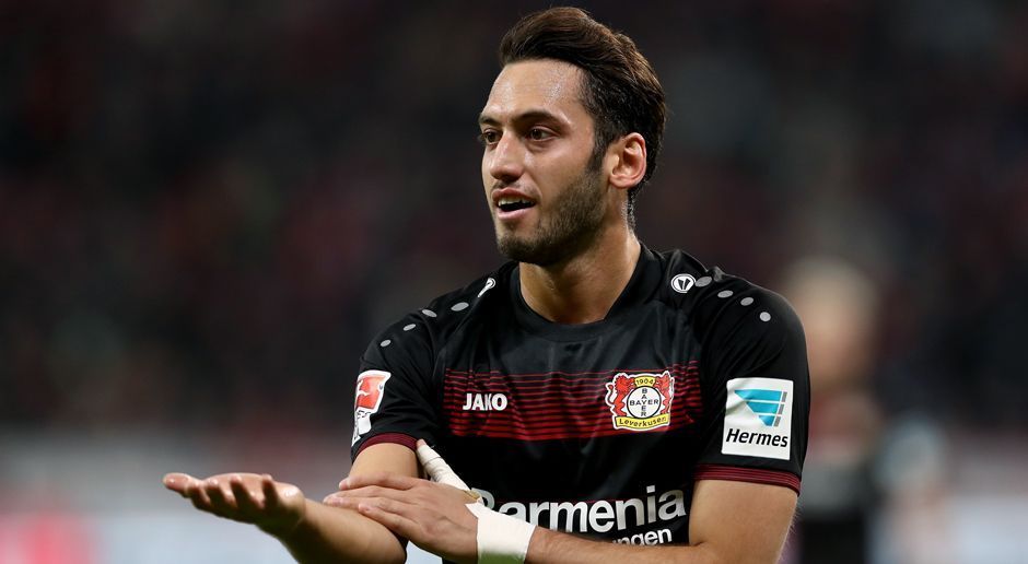 
                <strong>Hakan Calhanoglu</strong><br>
                Neuer Verein: AC MilanAlter Verein Bayer LeverkusenAblösesumme: 22 Millionen Euro
              