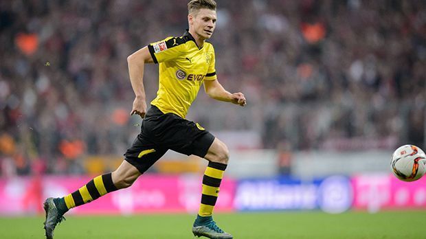 
                <strong>Lukasz Piszczek</strong><br>
                Lukasz Piszczek: Der Pole kam nach einer Stunde für Hummels in die Partie und fügte sich hinten rechts ein. Große Szenen hatte er in der letzten halben Stunde nicht mehr. ran-Note: 3
              