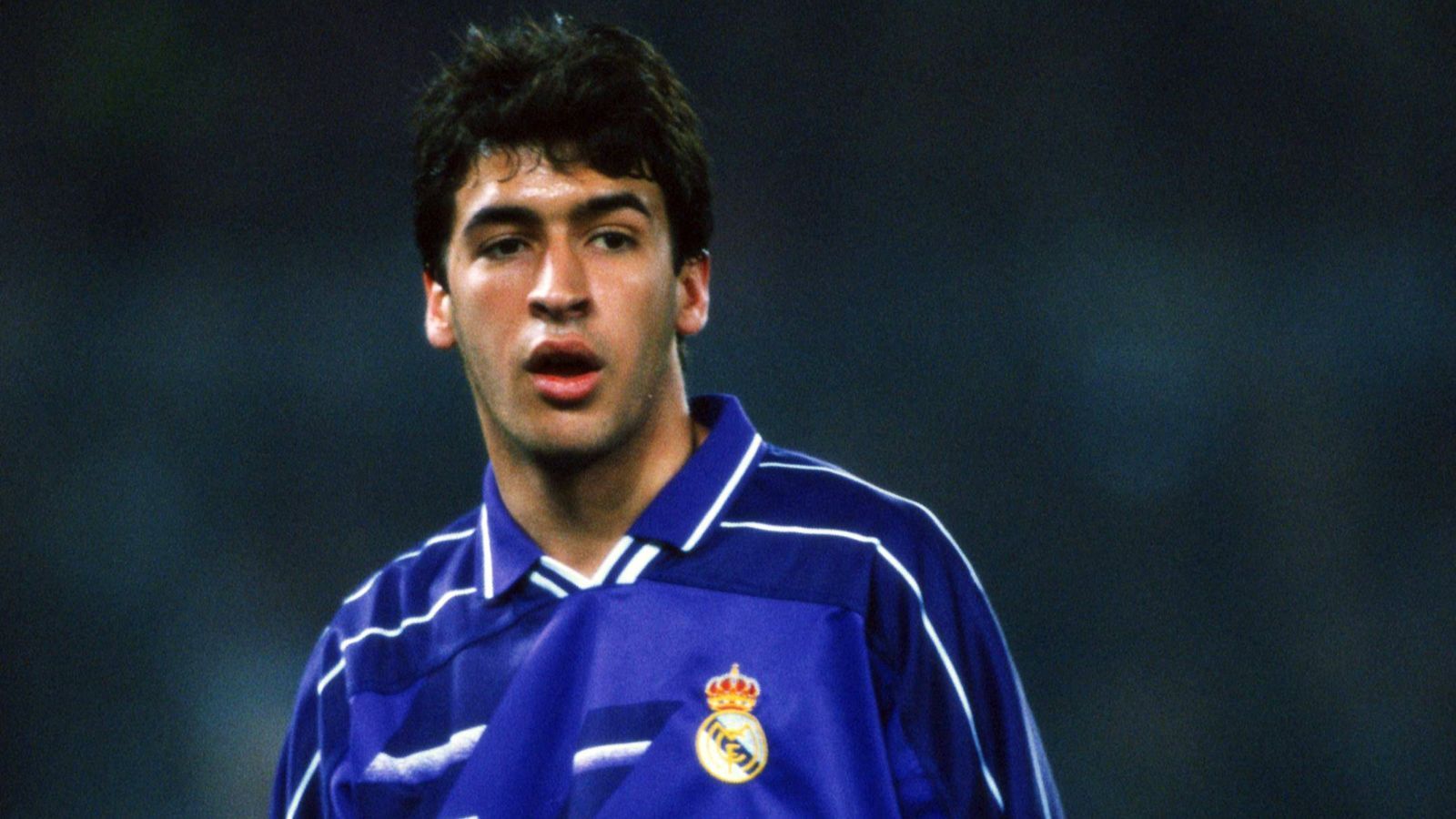 
                <strong>Platz 2 - Raul (Real Madrid)</strong><br>
                Alter bei seinem Dreierpack: 18,3 JahreSpiel gegen: Ferencvaros Budapest (18. Oktober 1995)
              