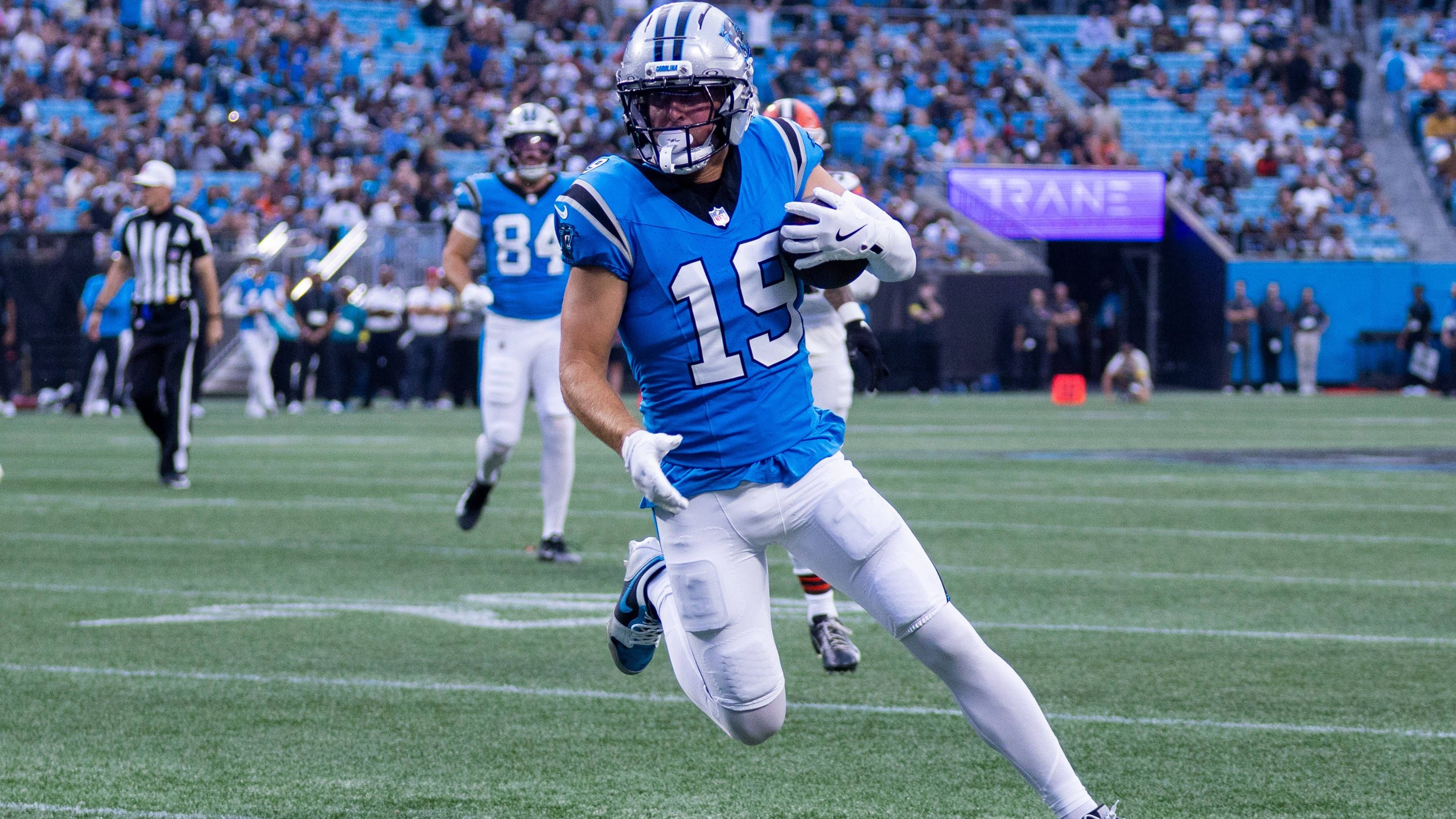<strong>Adam Thielen (Carolina Panthers, 8.311 Yards)</strong><br>Thielen ist seit Jahren ein guter, aber nie überragender Receiver. Drei Mal knackte der 34-Jährige die 1.000-Yard-Marke, zuletzt bremsten ihn Verletzungen im Zusammenspiel mit Panthers-Quarterback Bryce Young. Die Panthers starten mit höheren Ansprüchen, für Thielen selbst bleiben 15.000 Yards jedoch unwahrscheinlich.