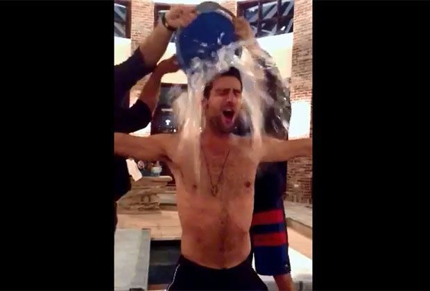 
                <strong>Novak Djokovic</strong><br>
                Bei der Ice Bucket Challange lässt sich der "Djoker" natürlich nicht lumpen und bekommt die volle Ladung ab.
              