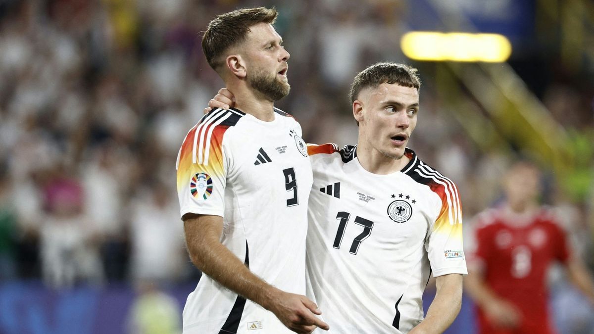 Niclas Füllkrug (l.) mit Florian Wirtz