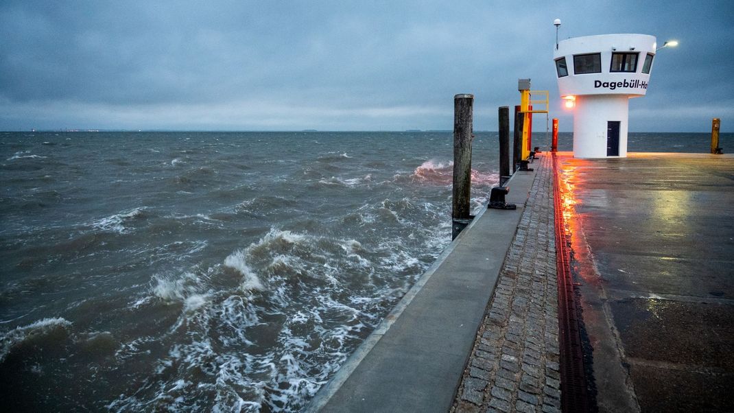 Sturmfront über der Nordsee bei Dagebüll – der erste Herbststurm des Jahres bringt kräftige Böen.