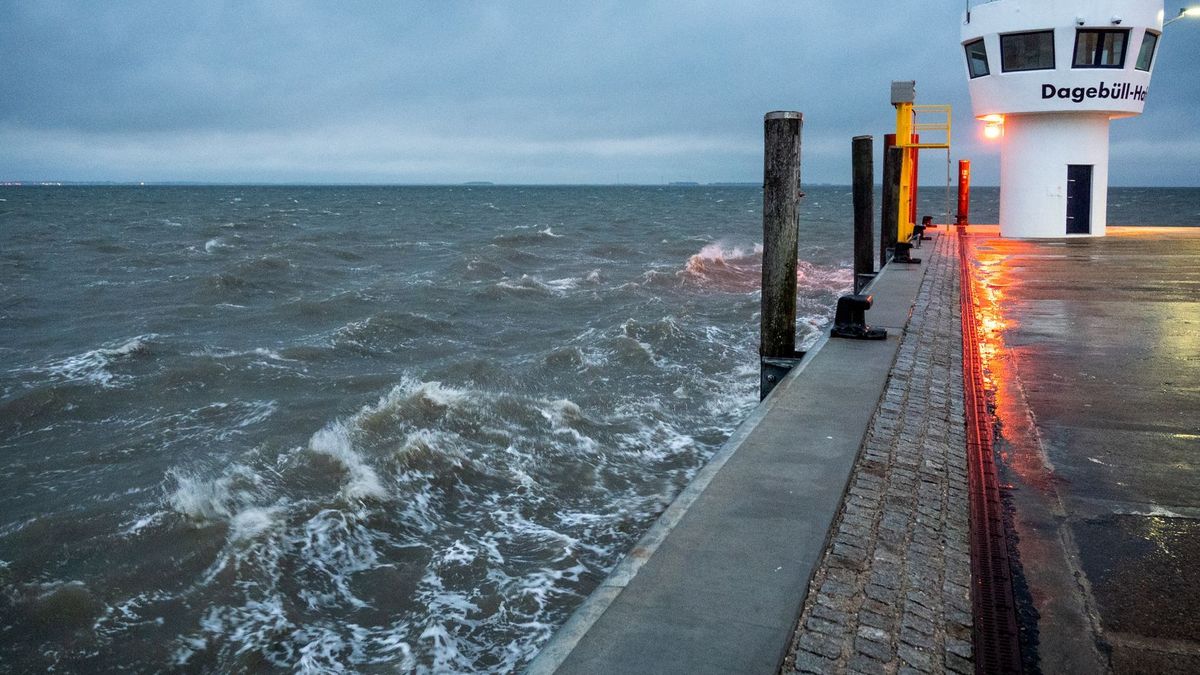 Stürmisches Wetter im Norden - Dagebüll