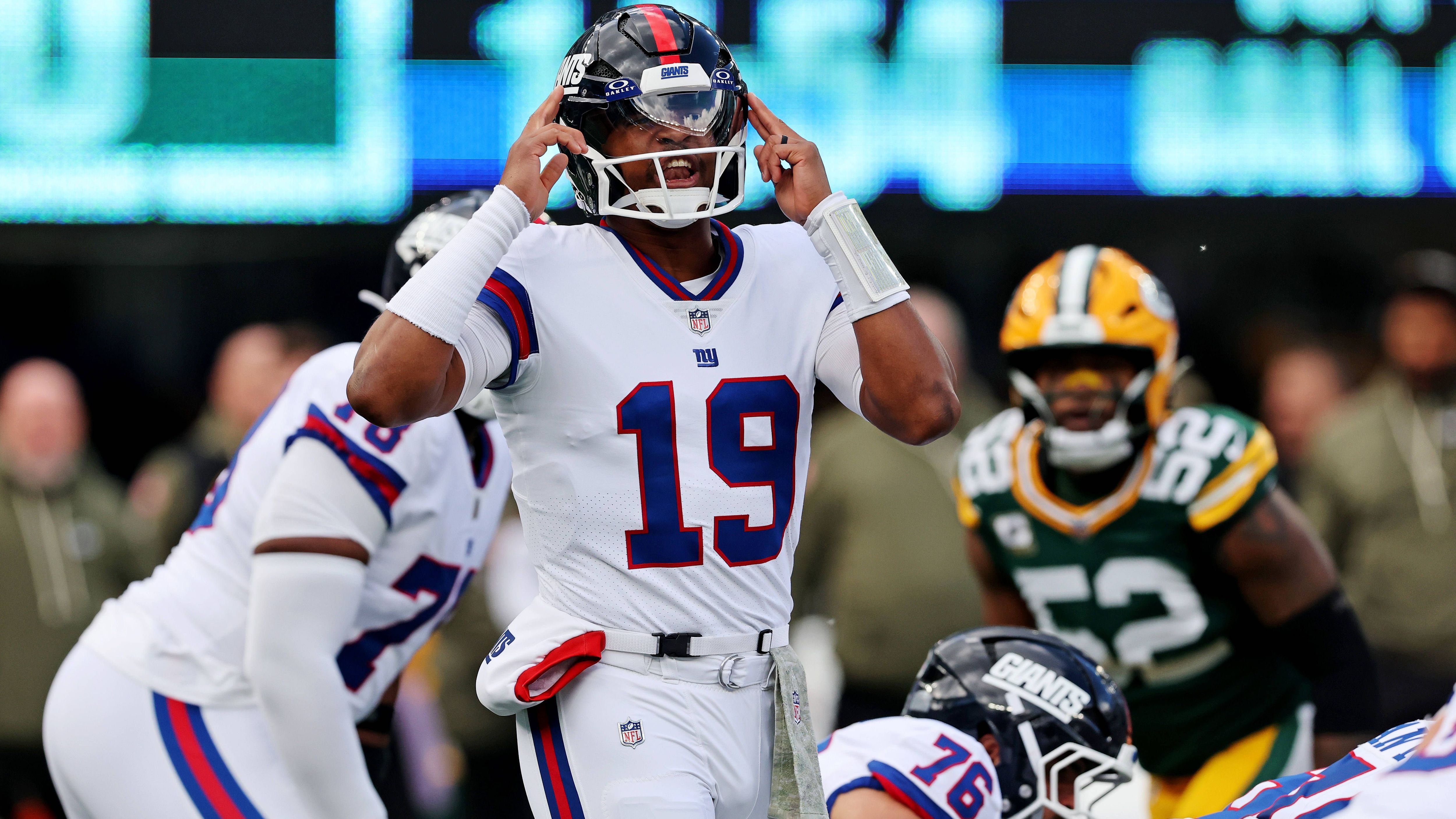 <strong>Platz 7: Jameis Winston (New York Giants)</strong><br>Die Wurf-Maschine mit den wilden Spielen. Bei Jameis Winston ist alles drin. 2019 führte er die Liga in Passing Yards (5.109) an - allerdings auch mit weitem Abstand in der Interception-Kategorie (30). An einem guten Tag spielt er die Defensive in Grund und Boden. An einem schlechten verzweifeln auch die eigenen Mitspieler an ihm. In jüngster Vergangenheit waren die schlechten Tage meist deutlich in der Überzahl.