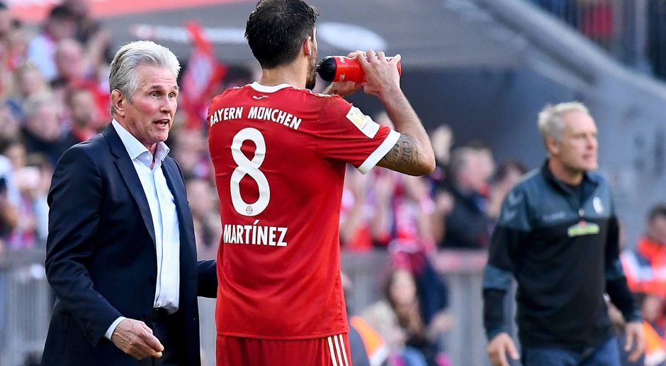 
                <strong>Javi Martinez</strong><br>
                Unter Guardiola und Ancelotti meist als Innenverteidiger aufgestellt, kehrt Martinez beim vierten Heynckes-Debüt auf die Doppel-Sechs zurück - und scheint sich dort auch gleich wieder viel wohler zu fühlen. Sucht die Zweikämpfe und leistet sich kaum Fehlpässe. Geht in der ersten halben Stunde immer wieder den Weg nach vorne, allerdings zumeist ohne Effekt. Muss in der 70. Minute verletzt vom Platz und wird durch Rudy ersetzt. ran-Note: 2.
              