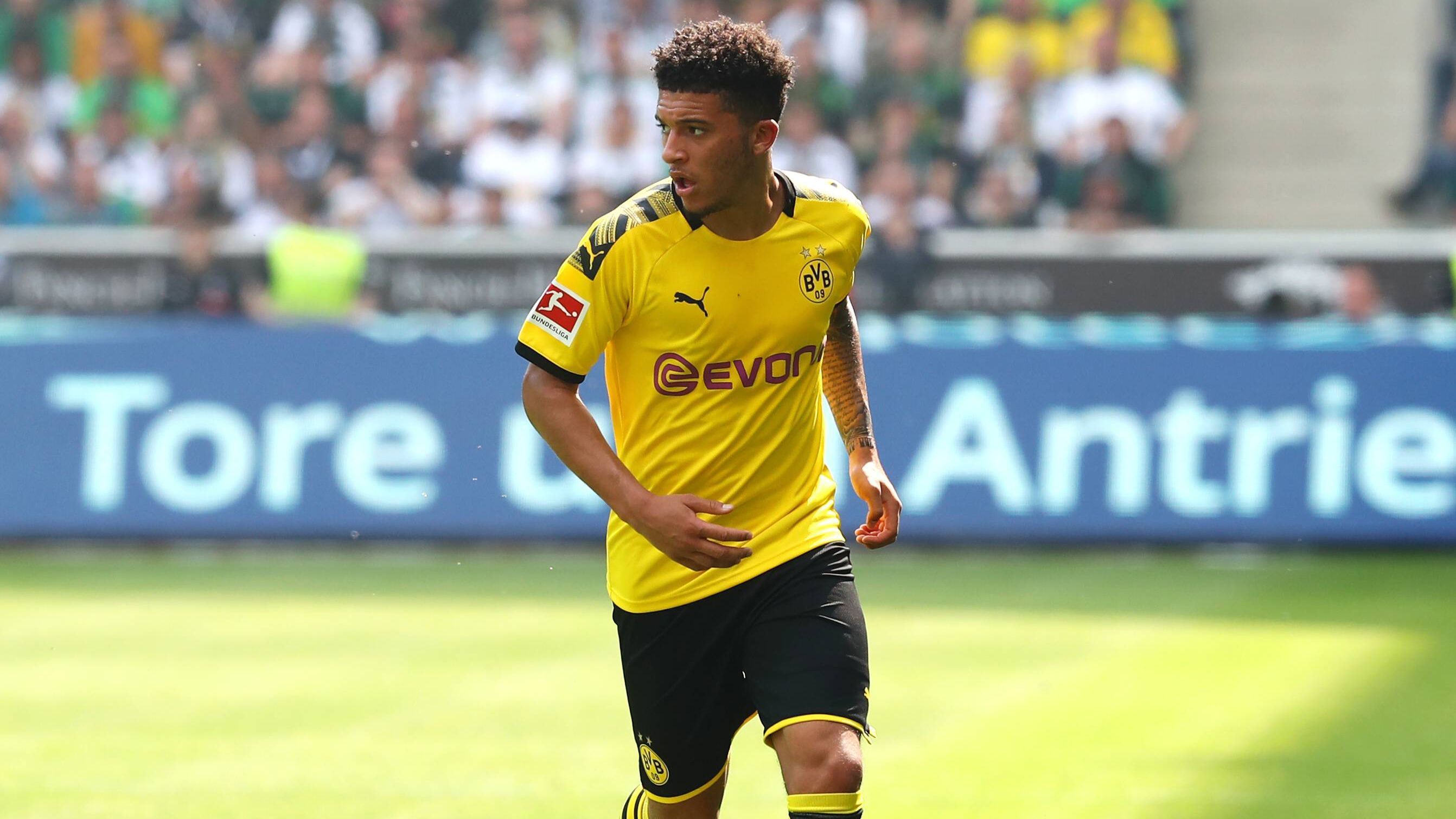 
                <strong>Jadon Sancho (Borussia Dortmund)</strong><br>
                Jadon Sancho (Borussia Dortmund)
              