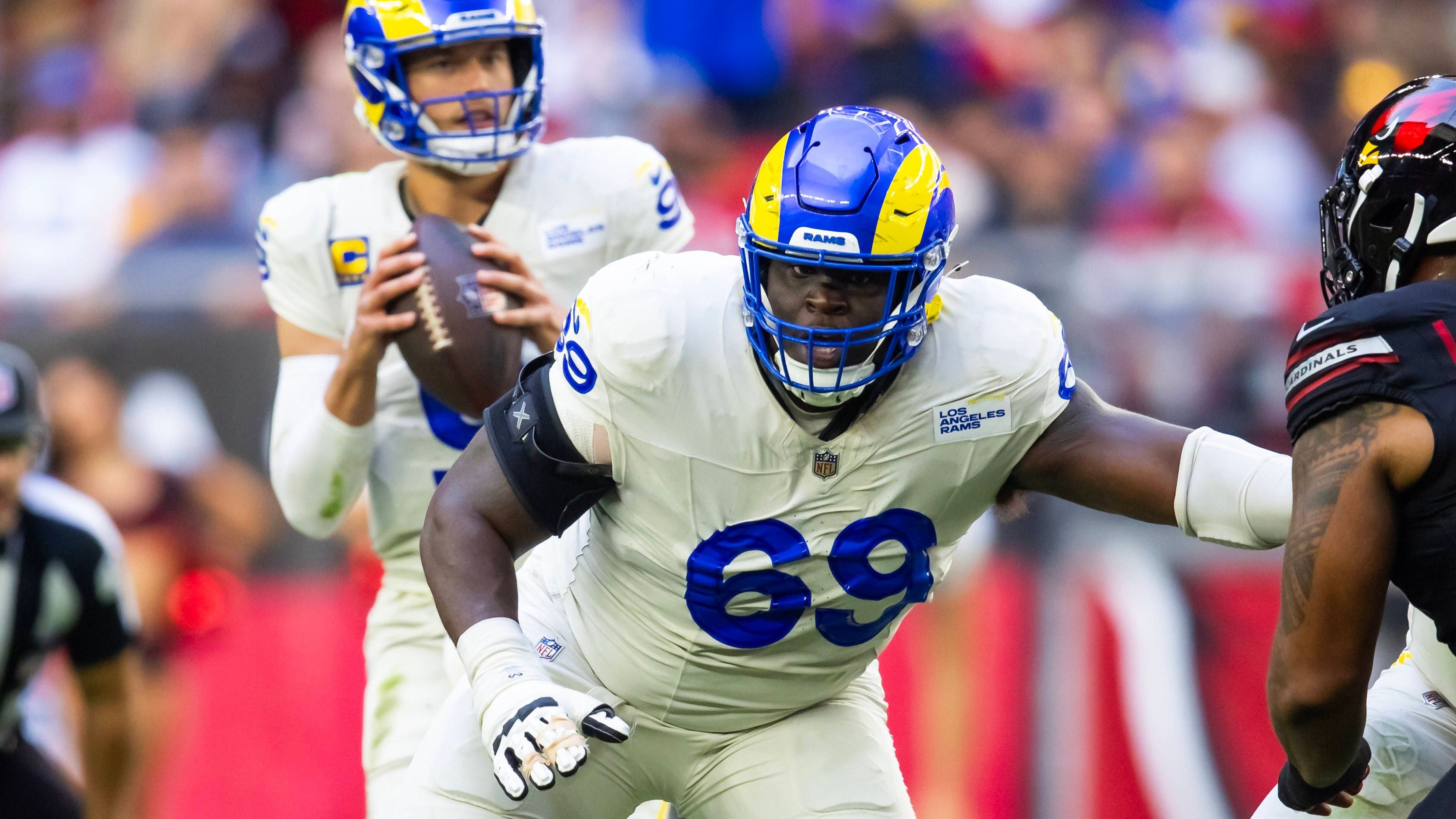 <strong>Los Angeles Rams: Kevin Dotson (OG)</strong><br>Nach durchwachsenen drei Jahren bei den Steelers blühte Dotson in Sean McVays Offense im vergangenen Jahr endlich auf. Zum Glück für das Team aus Los Angeles konnte man den Guard im Sommer halten, sonst hätte man einen ähnlich guten Beschützer für Matthew Stafford auftreiben müssen. Nur sieben QB-Hits in 14 Spielen der Vorsaison sprechen für sich.