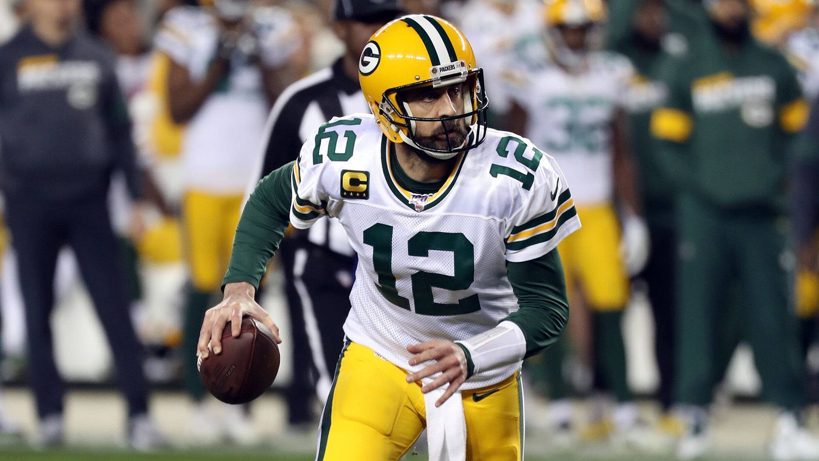 
                <strong>Platz 8 (geteilt): Aaron Rodgers</strong><br>
                Quote: +2500Position: QuarterbackTeam: Green Bay PackersIn der NFL: seit 2005größte Erfolge: 1x Super-Bowl-Sieger (XLV), 1x Super Bowl MVP, 2x NFL MVP, 8x Pro-Bowl-Nominierung
              