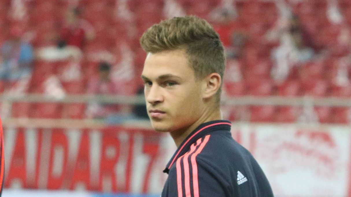 
                <strong>Joshua Kimmich</strong><br>
                Joshua Kimmich: Kommt in der 76. für den verletzten Alonso. Monster-Aufgabe, spielt es aber clever runter. Holt sich Gelb ab. ran-Note: 3
              