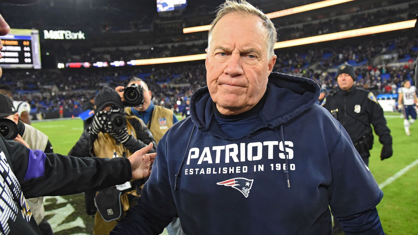 
                <strong>Head Coach</strong><br>
                Bill Belichickbei Patriots: seit 2000Erfolge: sechs Super-Bowl-Siege, dreimal Coach of the Year
              