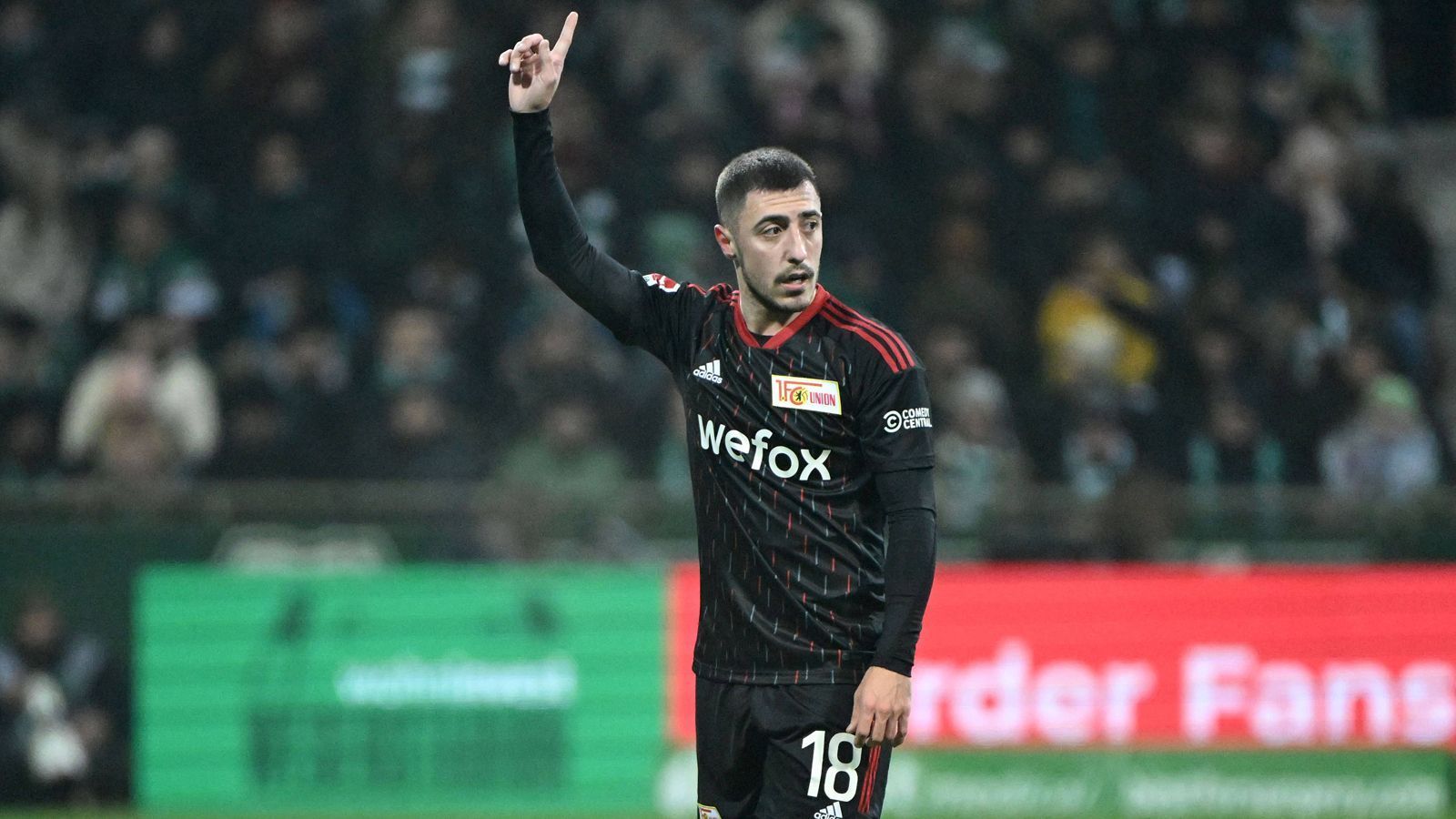 
                <strong>Union Berlin (Europa League)</strong><br>
                &#x2022; Neu: Josip Juranovic (Foto), Aissa Laidouni, Jerome Roussillon<br>&#x2022; Gestrichen: Mathis Bruns, Genki Haraguchi, Tymoteusz Puchacz, Julian Ryerson, Fabio Schneider, Tim Starke<br>
              