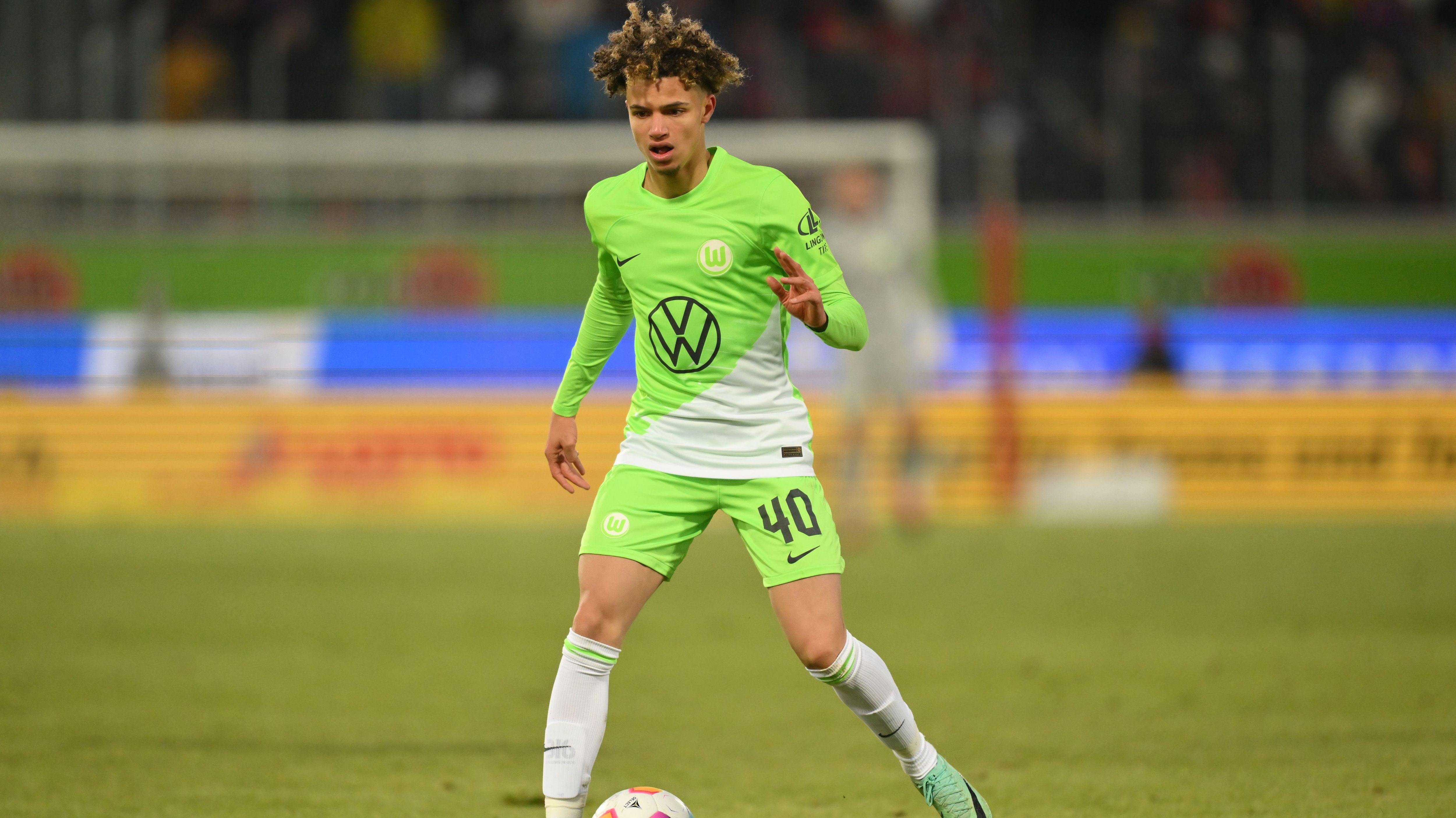 <strong>Kevin Paredes (VfL Wolfsburg)</strong><br>Größe: 1,70 Meter<br>Position: Linker Mittelfeldspieler