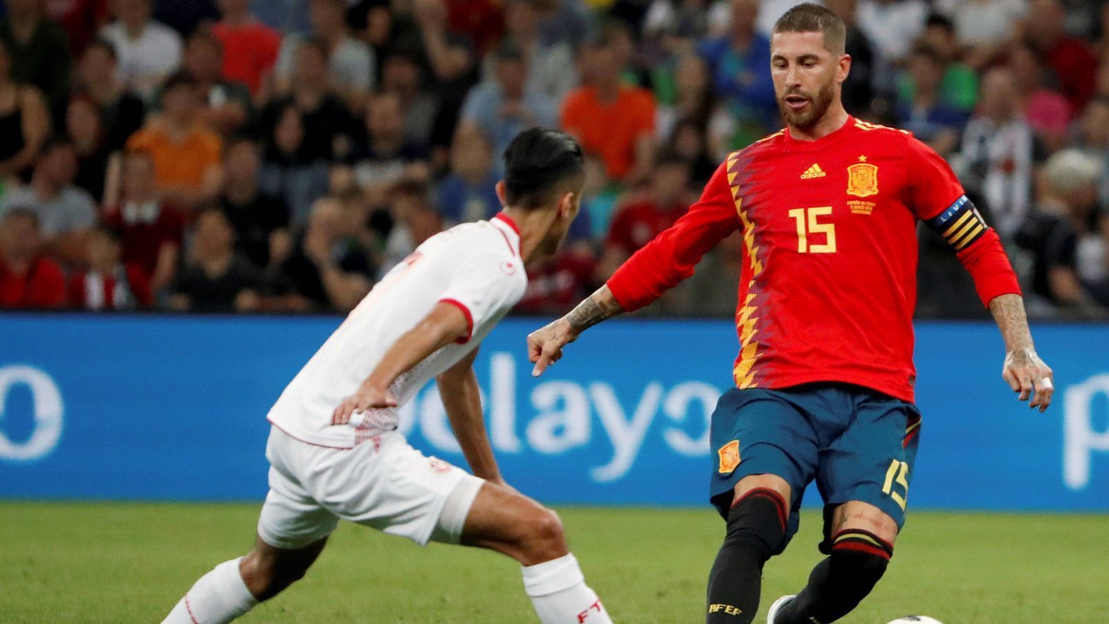 
                <strong>Innenverteidiger - Sergio Ramos</strong><br>
                Spielt bei der WM für SpanienVerein: Real Madrid
              