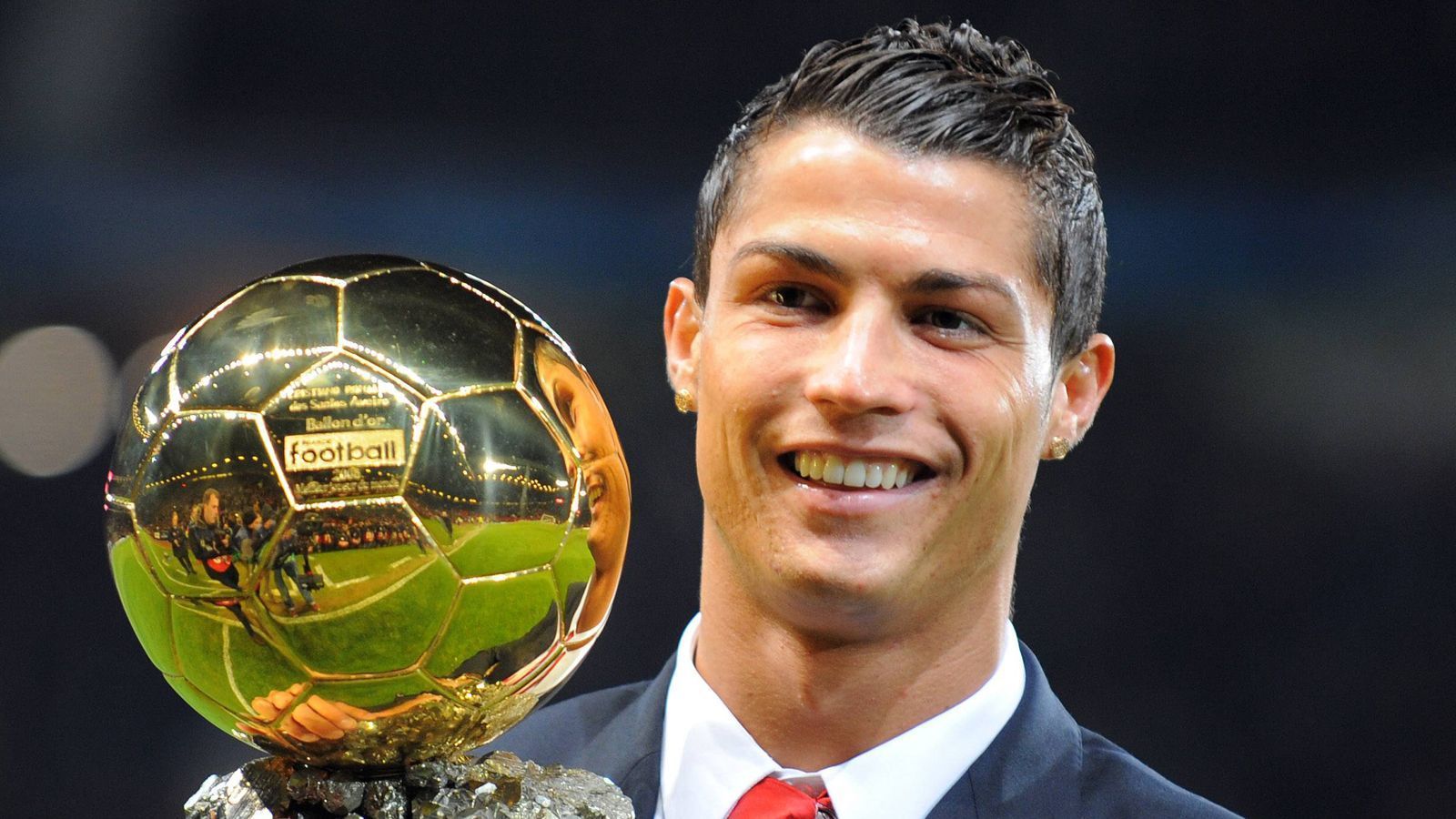 <strong>2008: Cristiano Ronaldo (Manchester United)</strong><br>- 2. Platz: Lionel Messi (FC Barcelona)<br>- 3. Platz: Fernando Torres (FC Liverpool)