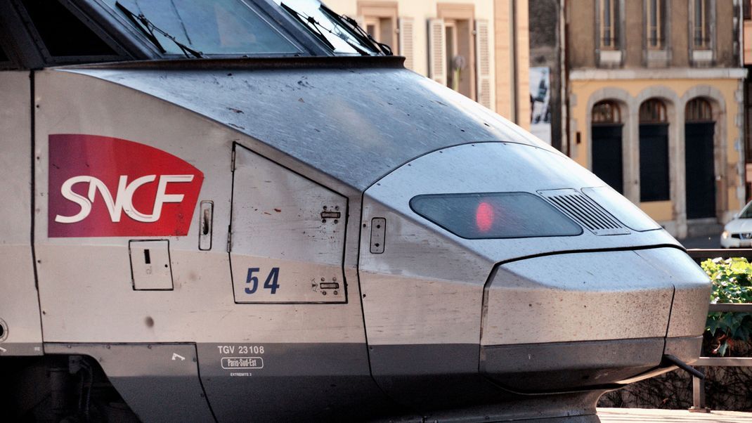 Wegen unerträglich stinkender Toiletten musste ein TGV einen unplanmäßigen Zwischenstopp in Sablé-sur-Sarthe einlegen. (Symbolbild)