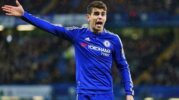 
                <strong>Oscar (FC Chelsea)</strong><br>
                Oscar (FC Chelsea): Jiangsu Suning war in der Winterpause besonders investitionsfreudig, holte unter anderem Alex Teixeira für eine bestätigte Ablöse von 50 Millionen Euro von Schachtjor Donetsk. Doch bei der Anfrage für Chelseas Offensivmann Oscar bekamen die Chinesen offenbar eine klare Abfuhr der Londoner. Angeblich bot Jiangsu eine Ablösesumme von 100 Millionen Euro für den Brasilianer - nicht genug für Chelsea!
              