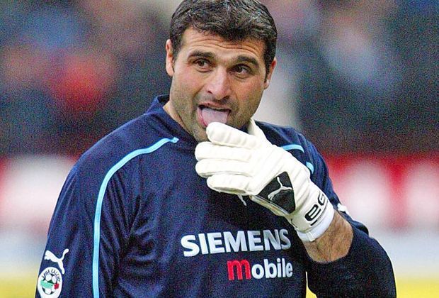 
                <strong>Angelo Peruzzi</strong><br>
                Angelo Peruzzi ist einer der teuersten Keeper aller Zeiten. Für den damals 30-jährigen Torhüter zahlt Lazio Rom knapp 18 Millionen Euro an Inter Mailand.
              