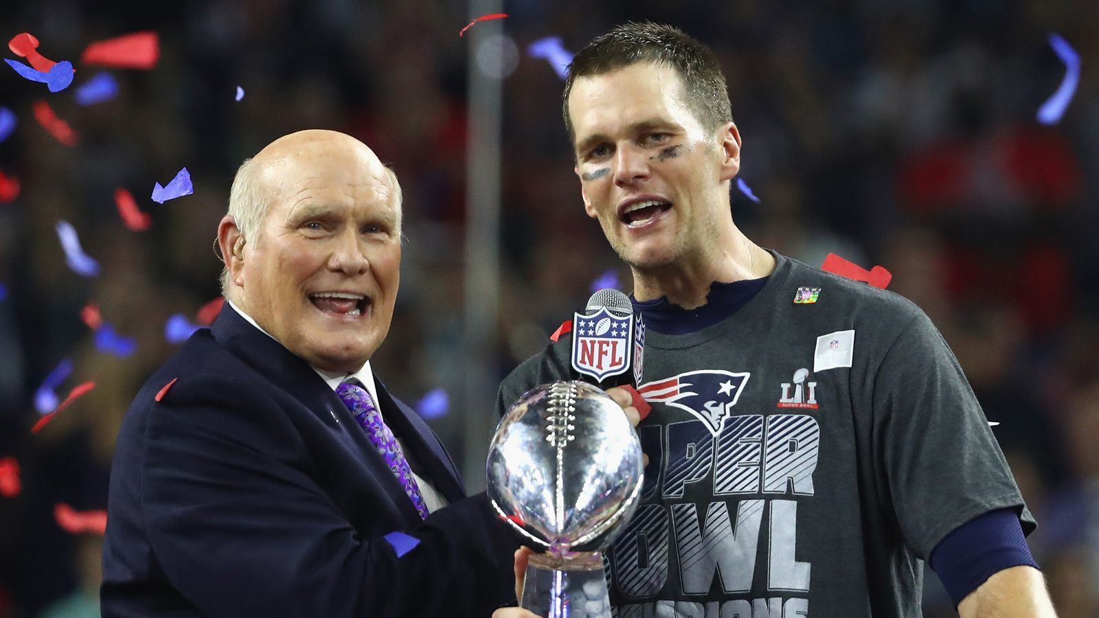 <strong>New England Patriots: sechs Siege</strong><br>
                Die New England Patriots sind das erfolgreichste NFL-Team der 2000er Jahre. Mit Star-Quarterback Tom Brady (r.) gewann das Team aus Foxborough 2019 zum insgesamt sechsten Mal den Super Bowl.
